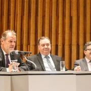 Presidente do TJRS, desembargador Alberto Delgado Neto (E)