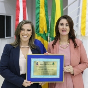 A homenagem, proposta pela vereadora Janete Ross de Oliveira, é referente ao trabalho realizado na Defensoria de Carazinho.