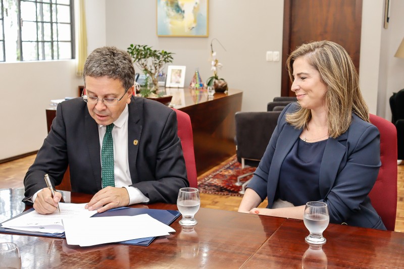 Defensor público-geral, Antonio Flávio de Oliveira, e Daniele da Costa Lima, defensora pública dirigente do NUDAM