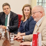 Defensor público-geral, Antonio Flávio de Oliveira, e Daniele da Costa Lima, defensora pública dirigente do NUDAM