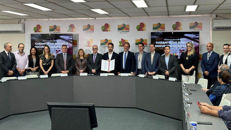 A assinatura do termo ocorreu no Centro Administrativo de Contingência (CAC), em Porto Alegre.