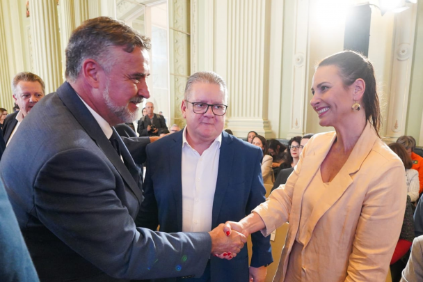 Ministro Paulo Pimenta também esteve presente na cerimônia.