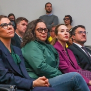 Defensora pública-geral, em exercício, Silvia Pinheiro de Brum, e defensor público Renato Muñoz acompanharam a reunião