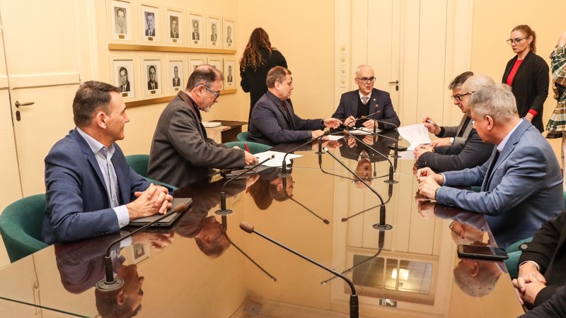 Defensoria Pública firmou acordo com Banrisul para atender clientes do Banrisul impactados por mudanças nas regras de consignado