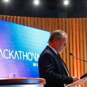 Presidente do TJRS, Alberto Delgado Neto, discursa durante o evento.