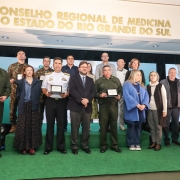 Militares homenageados representando as Forças Armadas 