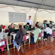 Moradores recebem atendimento da DPE.