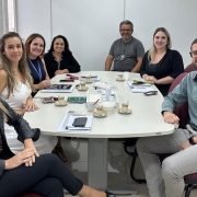 O objetivo do encontro foi alinhar a atuação relacionada à pessoa idosa em situação de vulnerabilidade.