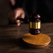 A denúncia se baseava no relato da mulher, que havia terminado a relação de maneira conturbada com o ex-companheiro.