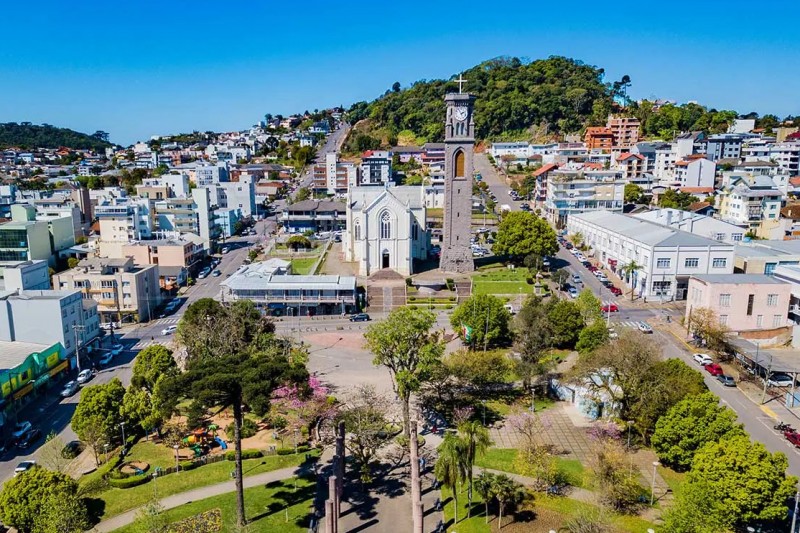 Praça central de Flores da Cunha