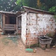 A Defensoria apontou, inclusive, racismo ambiental em razão do esgoto que é desaguado dentro da terra indígena.