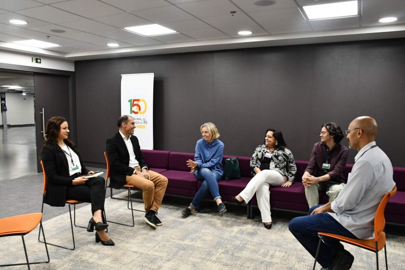O encontro ocorreu na sala do Espaço Multiuso, localizada no 13º andar do TJRS.