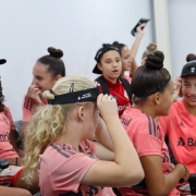 A palestra destacou as diferentes formas de assédio e violência contra a mulher.
