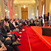 Na foto, a subdefensora pública-geral, Aline Corrêa Lovatto, prestigia o lançamento do programa.