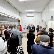 Defensores públicos e autoridades reunidos na inauguração da sede da Defensoria Pública em Nova Prata