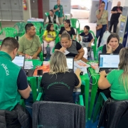 Na foto, defensores prestam assistência jurídica aos assistidos.