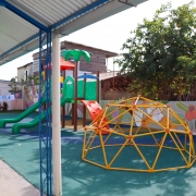 Entre as escolas visitadas, a maioria voltou a funcionar integralmente apenas no início de 2025.
