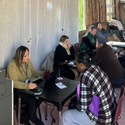 Defensores e defensoras públicas estiveram disponíveis para prestar esclarecimentos e orientação jurídica aos moradores.