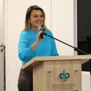 Defensora pública dirigente do NUDEM, Paula Britto Granetto
