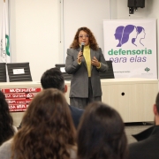 Advogada feminista Gabriela Souza, sócia-fundadora do primeiro escritório de advocacia para mulheres no Sul do país