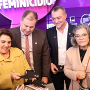 Autoridades reunidas na Assembleia Legislativa