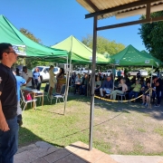 Público aguarda atendimento.