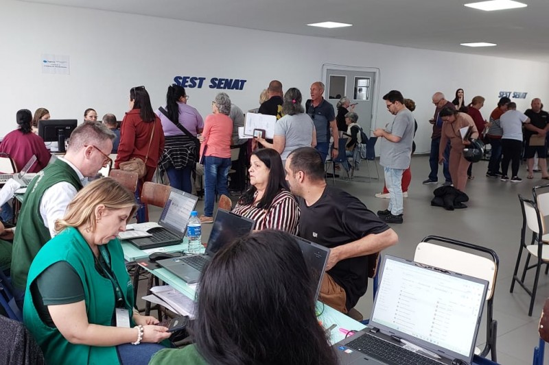 Mutir&atilde;o em Rio Grande.