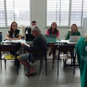 Defensores e servidores atendem em Rio Grande.