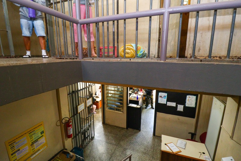 A foto mostra uma imagem da parte interna do pres&iacute;dio.