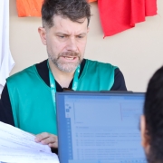 Defensor atendendo presa.