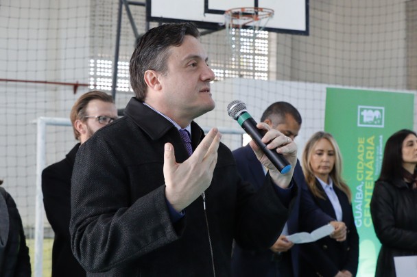 Renato Munõz discursa.