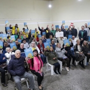 70 moradores do Passo das Pedras, zona norte de Porto Alegre, receberam as matr&iacute;culas de propriedade dos seus im&oacute;veis
