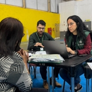 Equipe da Defensoria realiza atendimento.