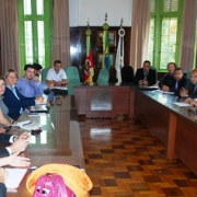 Reunião teve representantes do Governo do Estado, empresa, Defensoria Pública e comunidade