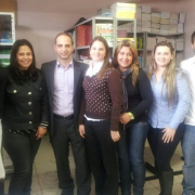 Defensores Públicos Clóvis Neto e Grazziane Tonel (ao centro da foto) receberam apoio de professores e estagiários